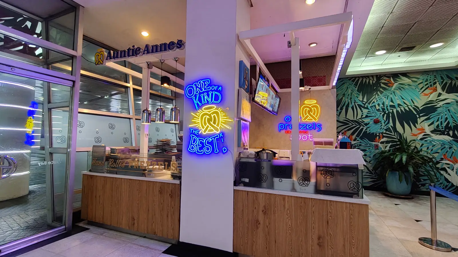 AUNTIE ANNE'S in Gateway Mall